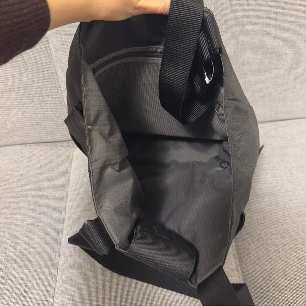 Tumi Black Tote Bag - Picture 8 of 10